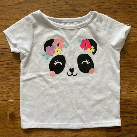 🌼FREE with bundle of 3+ items!🌼 Baby girl Tshirt - Picture 1 of 2